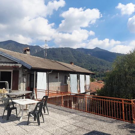 Bed and Breakfast Nonna Anita Castelveccana Exterior foto
