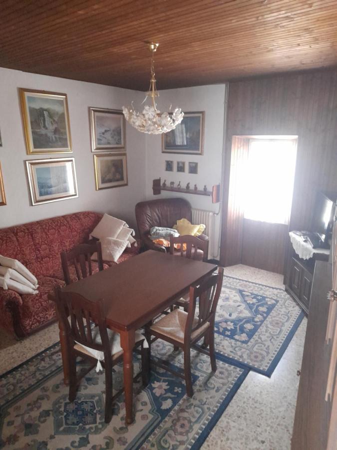 Bed and Breakfast Nonna Anita Castelveccana Exterior foto